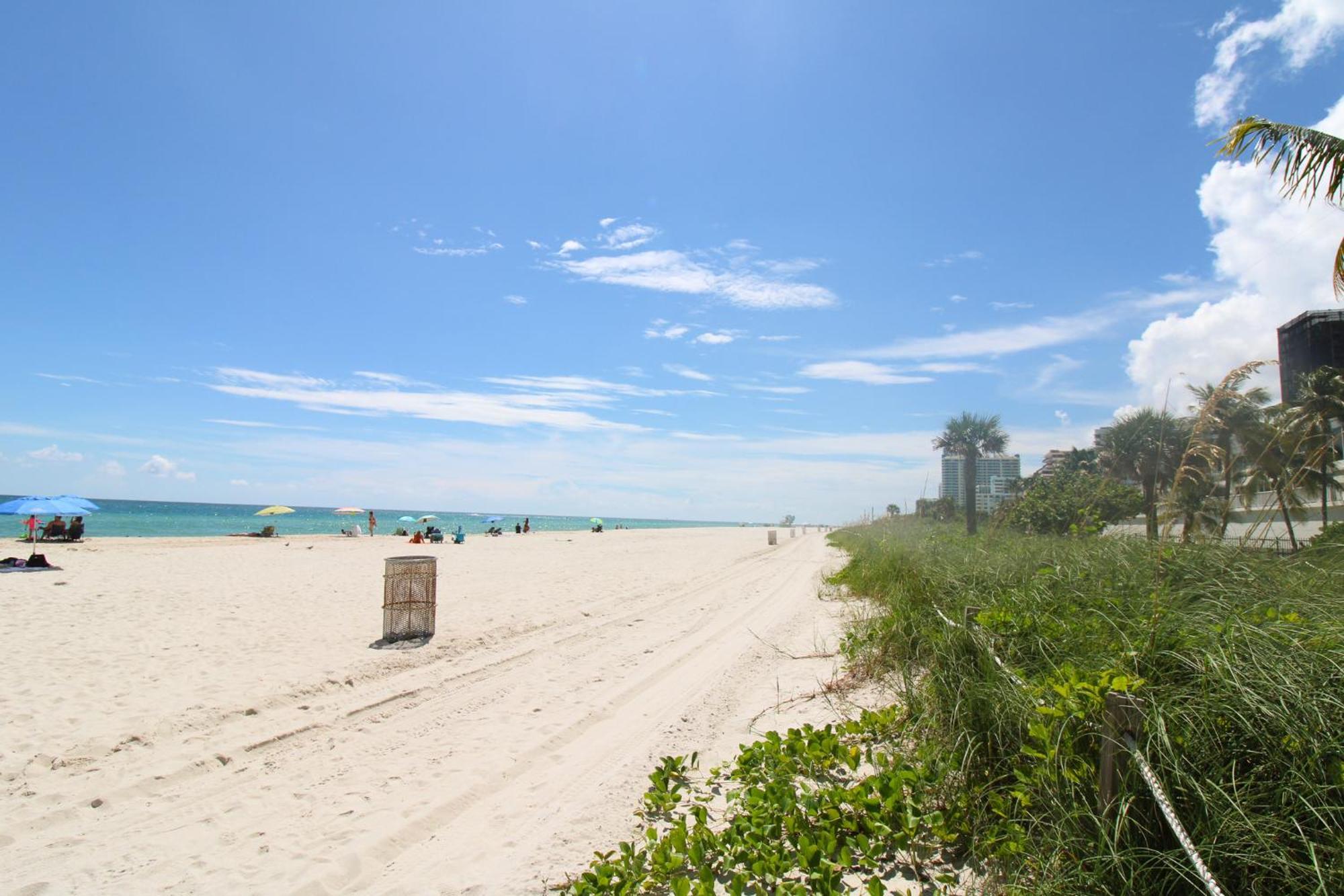 Castle Pavillon 8 Beachfront - Private Beach Access Loft With 2-Story, Pool, Tennis, Free Parking Access Маямі-Біч Екстер'єр фото