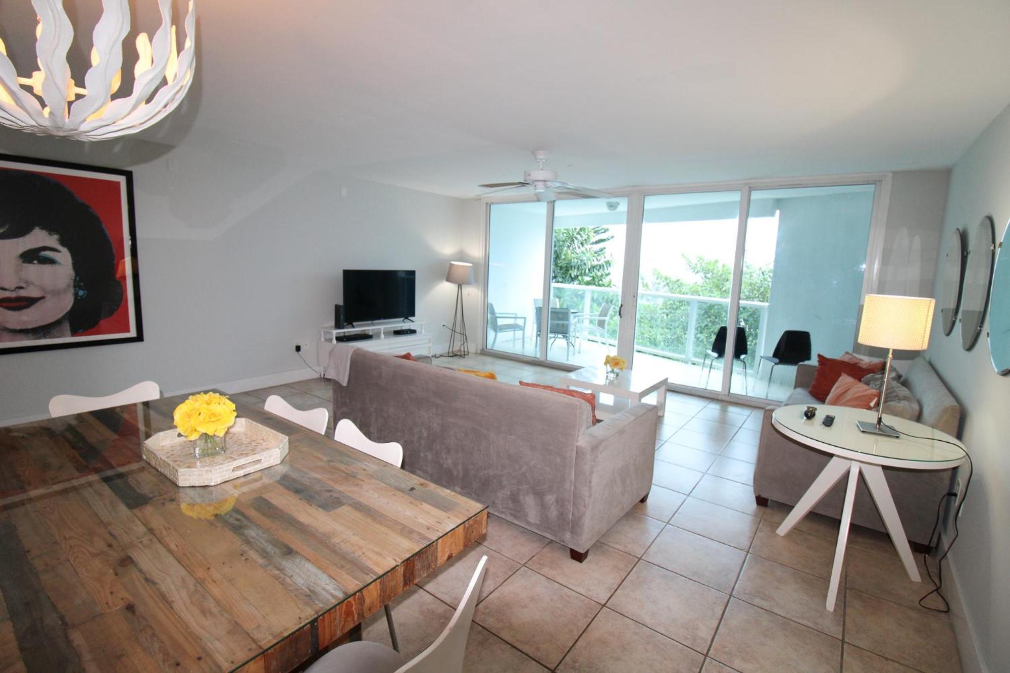 Castle Pavillon 8 Beachfront - Private Beach Access Loft With 2-Story, Pool, Tennis, Free Parking Access Маямі-Біч Екстер'єр фото