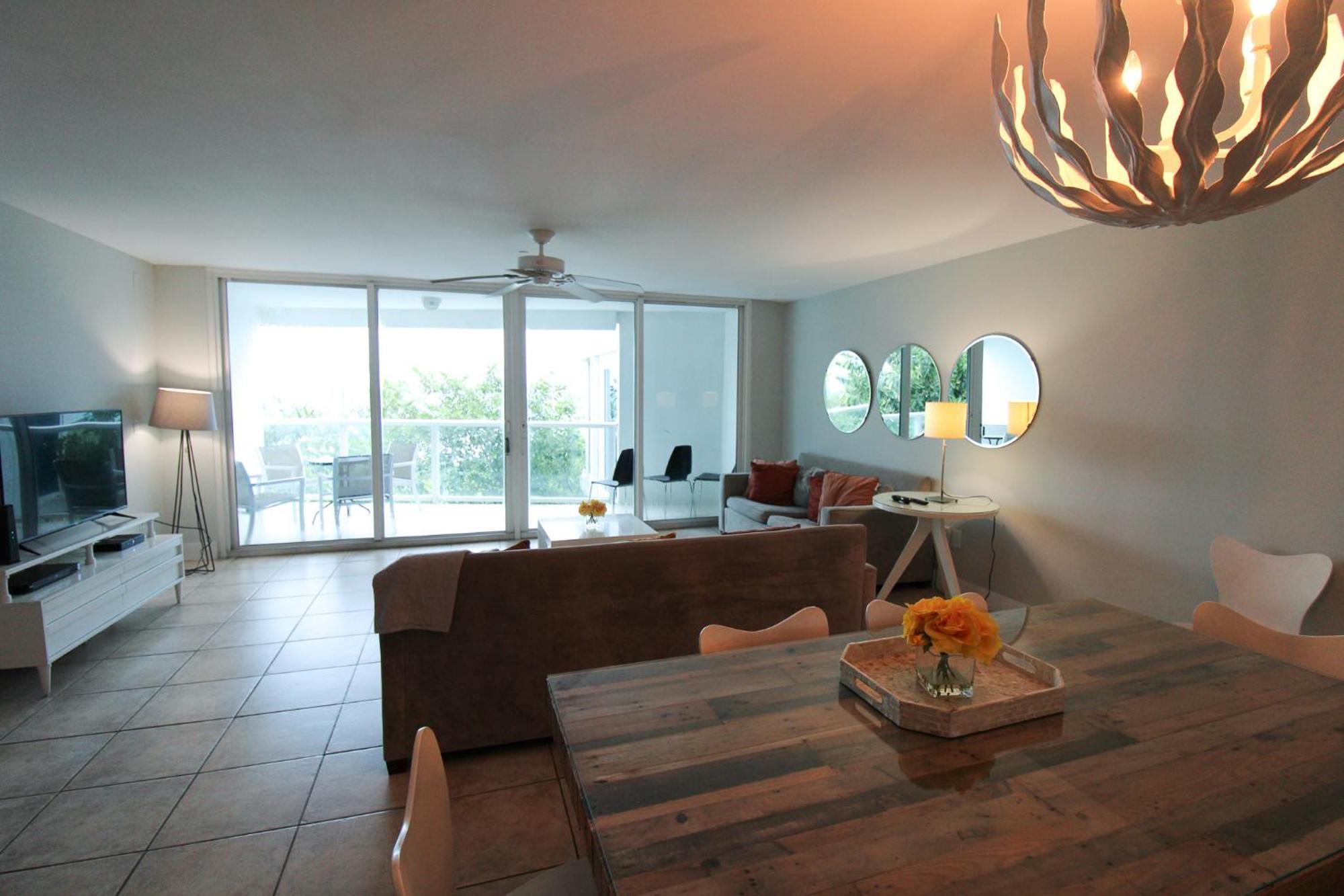 Castle Pavillon 8 Beachfront - Private Beach Access Loft With 2-Story, Pool, Tennis, Free Parking Access Маямі-Біч Екстер'єр фото