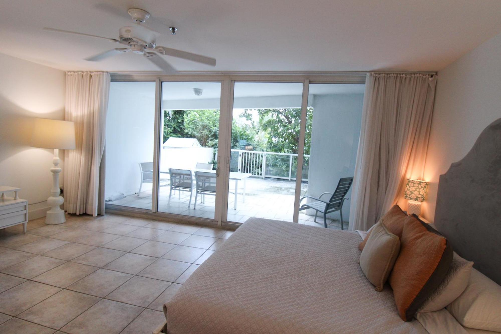Castle Pavillon 8 Beachfront - Private Beach Access Loft With 2-Story, Pool, Tennis, Free Parking Access Маямі-Біч Екстер'єр фото