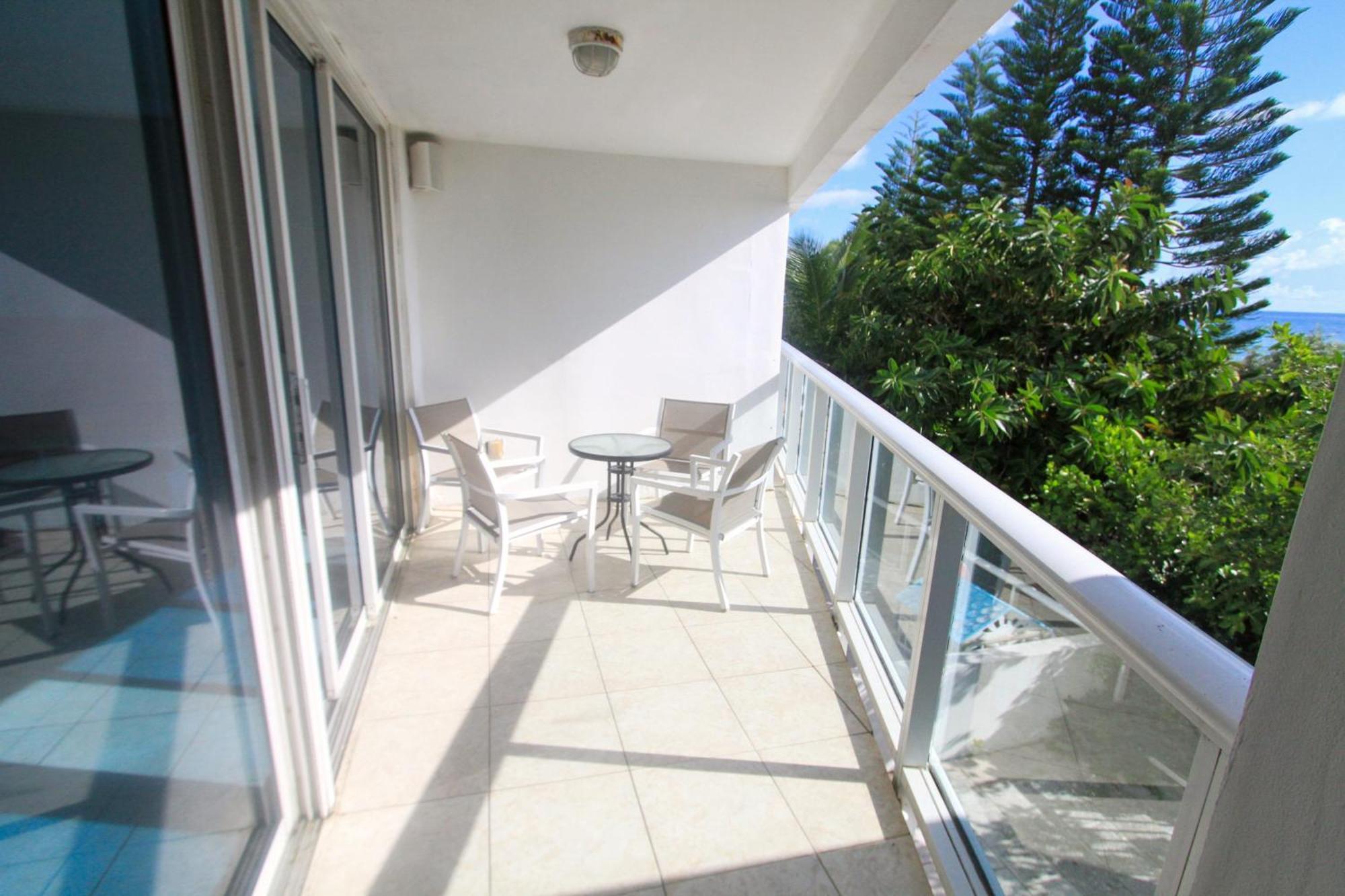 Castle Pavillon 8 Beachfront - Private Beach Access Loft With 2-Story, Pool, Tennis, Free Parking Access Маямі-Біч Екстер'єр фото